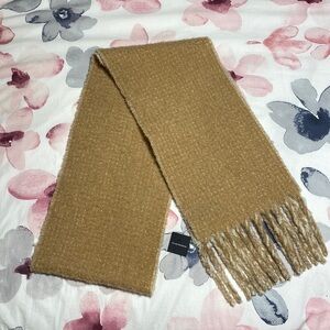 NWT Club Monaco Wool Blend Fringed Scarf